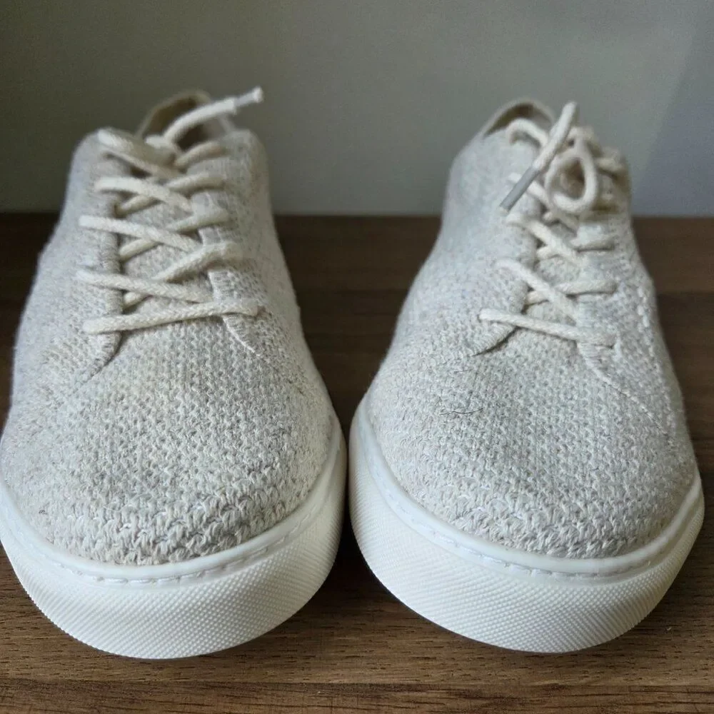 NEW NEVER WORN NISOLO CREAM STRETCHY SNEAKERS SIZE 10 & 11 WOMENS